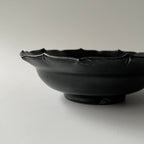 黒釉輪花向附