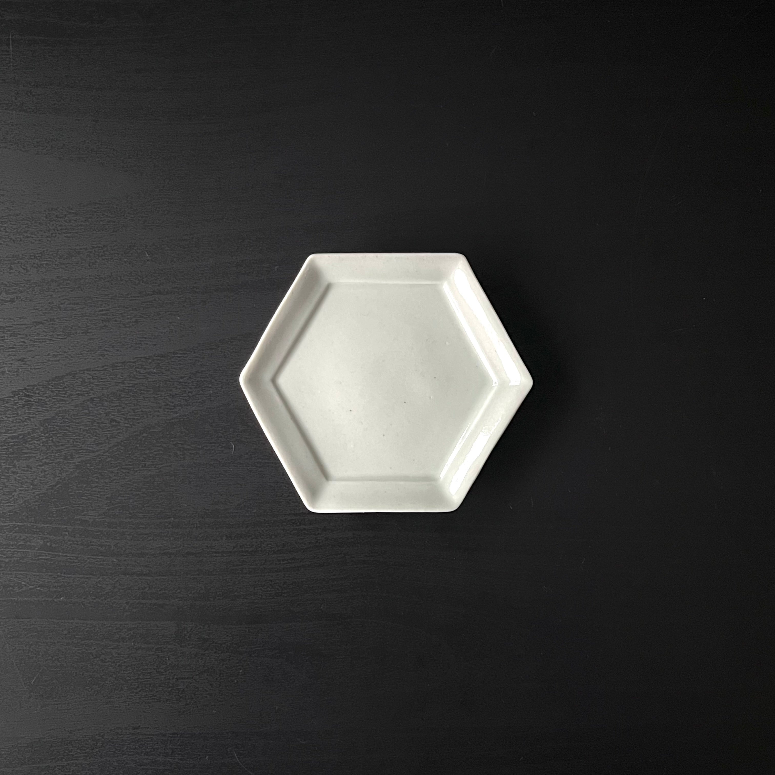 白磁六角小皿 - dandeliOn