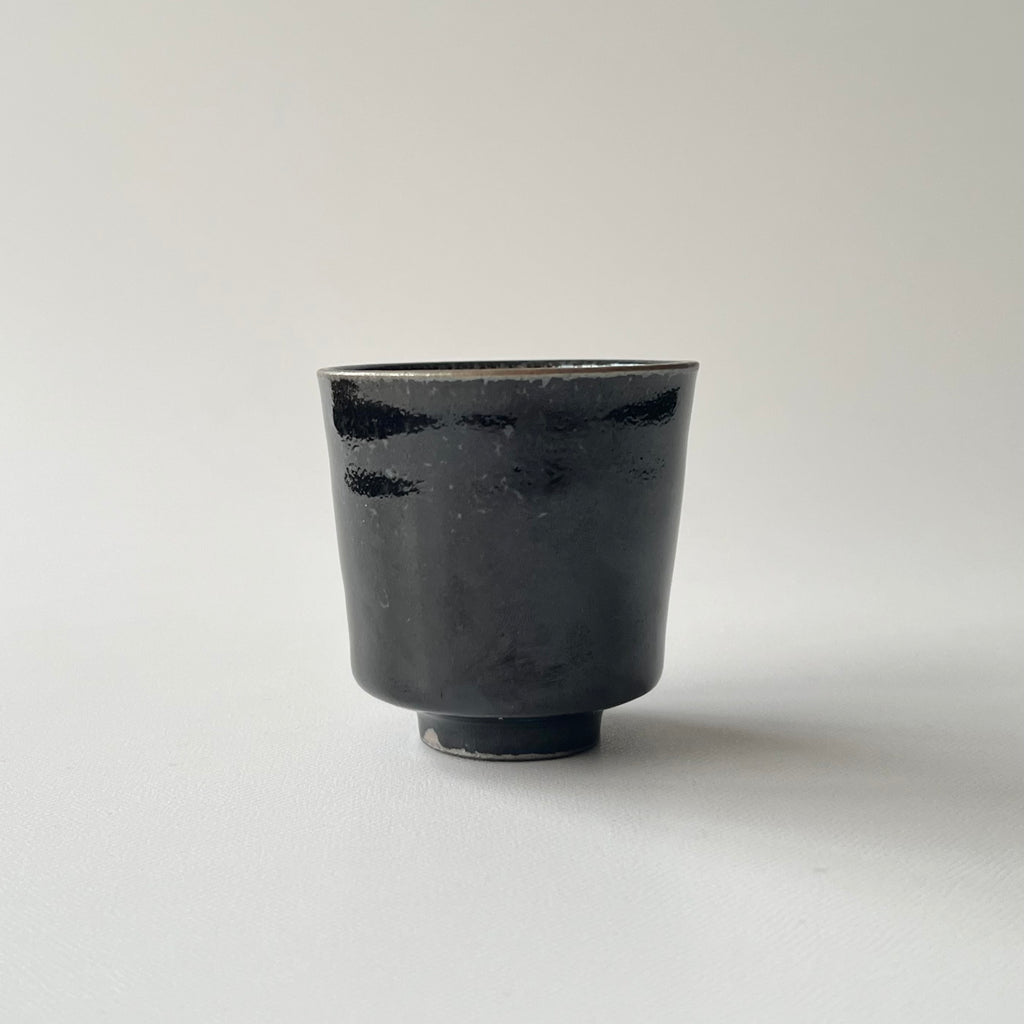 黒釉ぐい呑