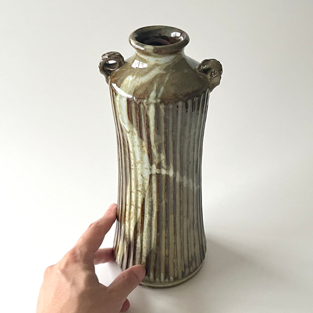 黄小代耳付花入