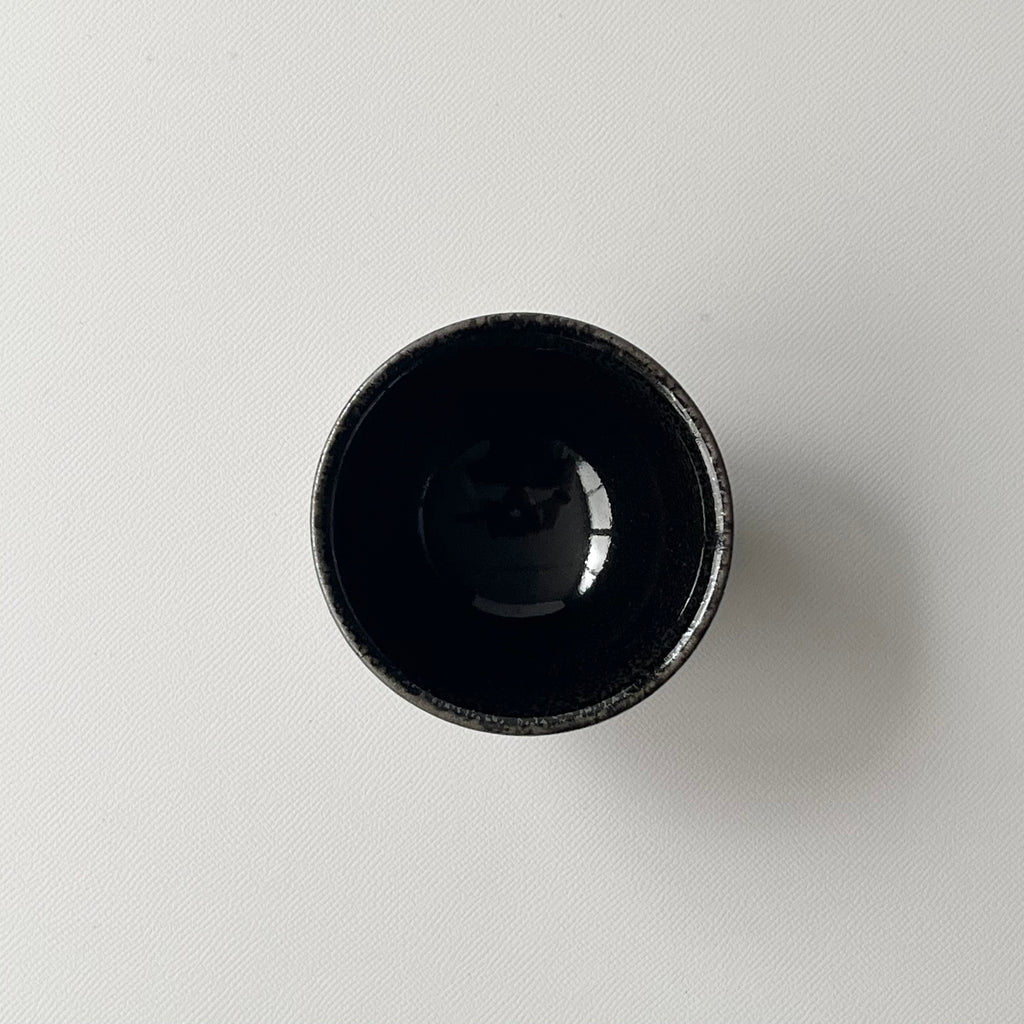 黒釉ぐい呑