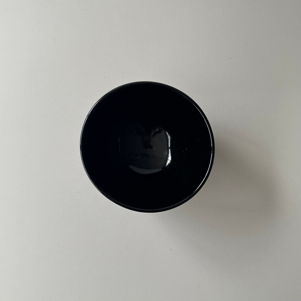 黒絵茶碗　五福蝙蝠