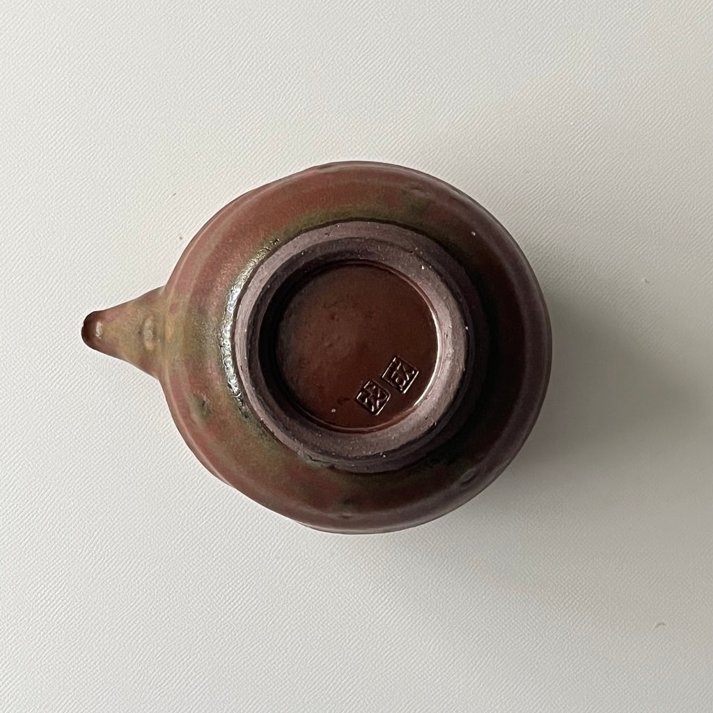 鉄釉片口