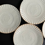 白磁金木犀文小皿