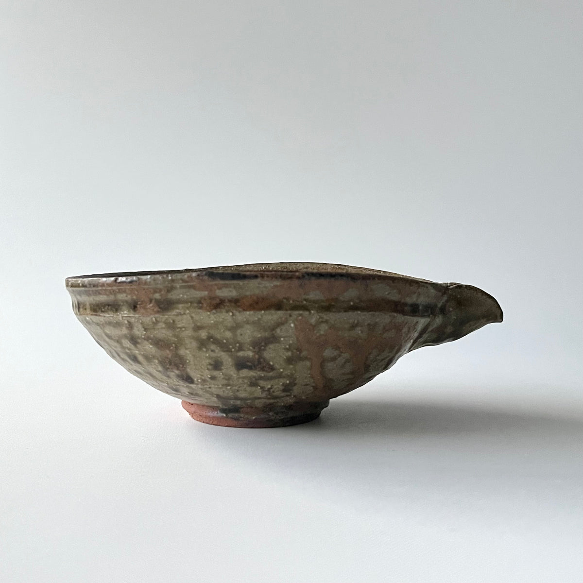 灰釉片口