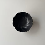 黒釉捻り菊鉢　小