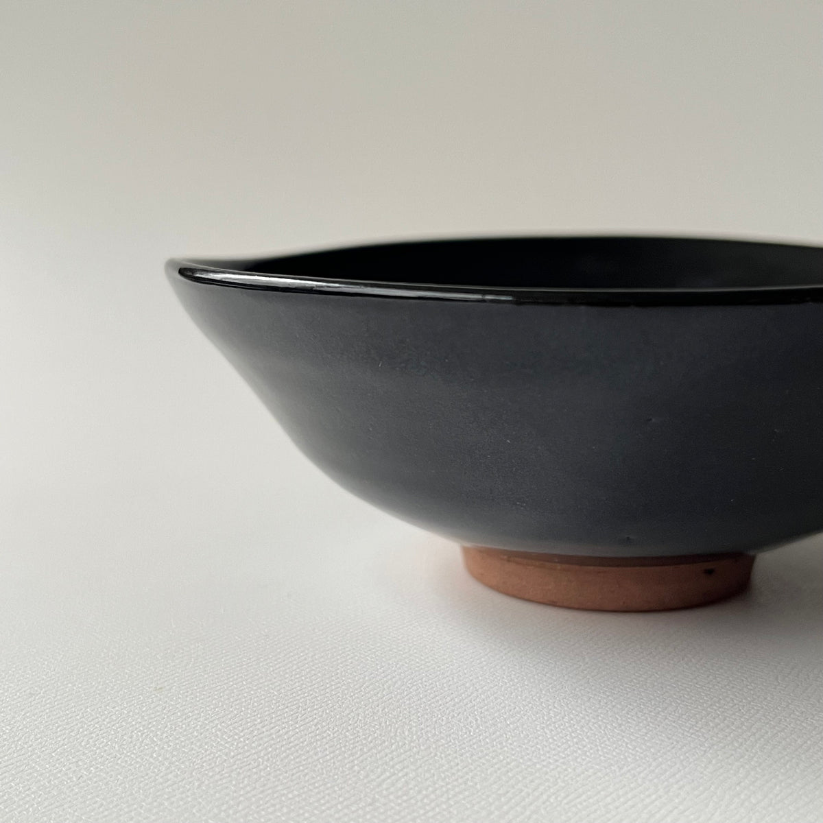 黒絵鉢　五福蝙蝠