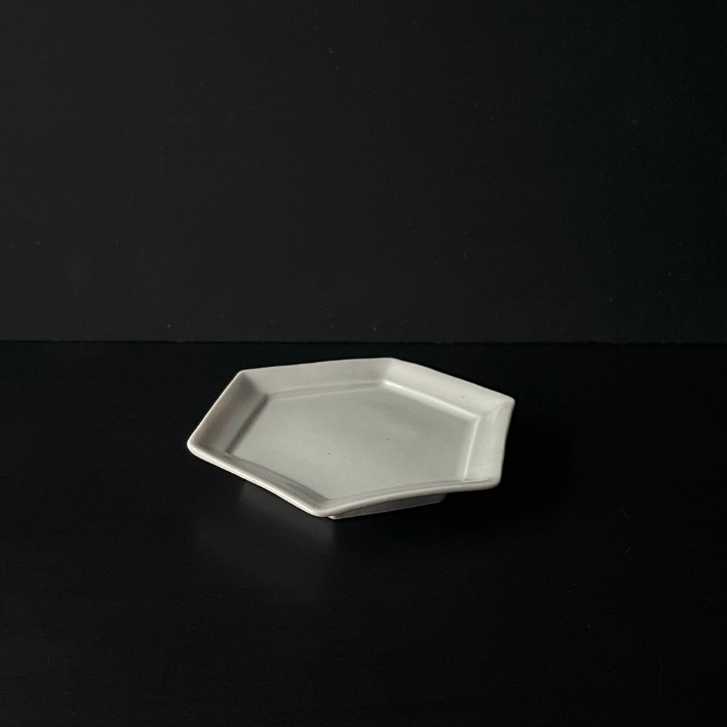 白磁六角小皿 - dandeliOn