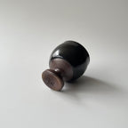 鉄釉高圷酒盃