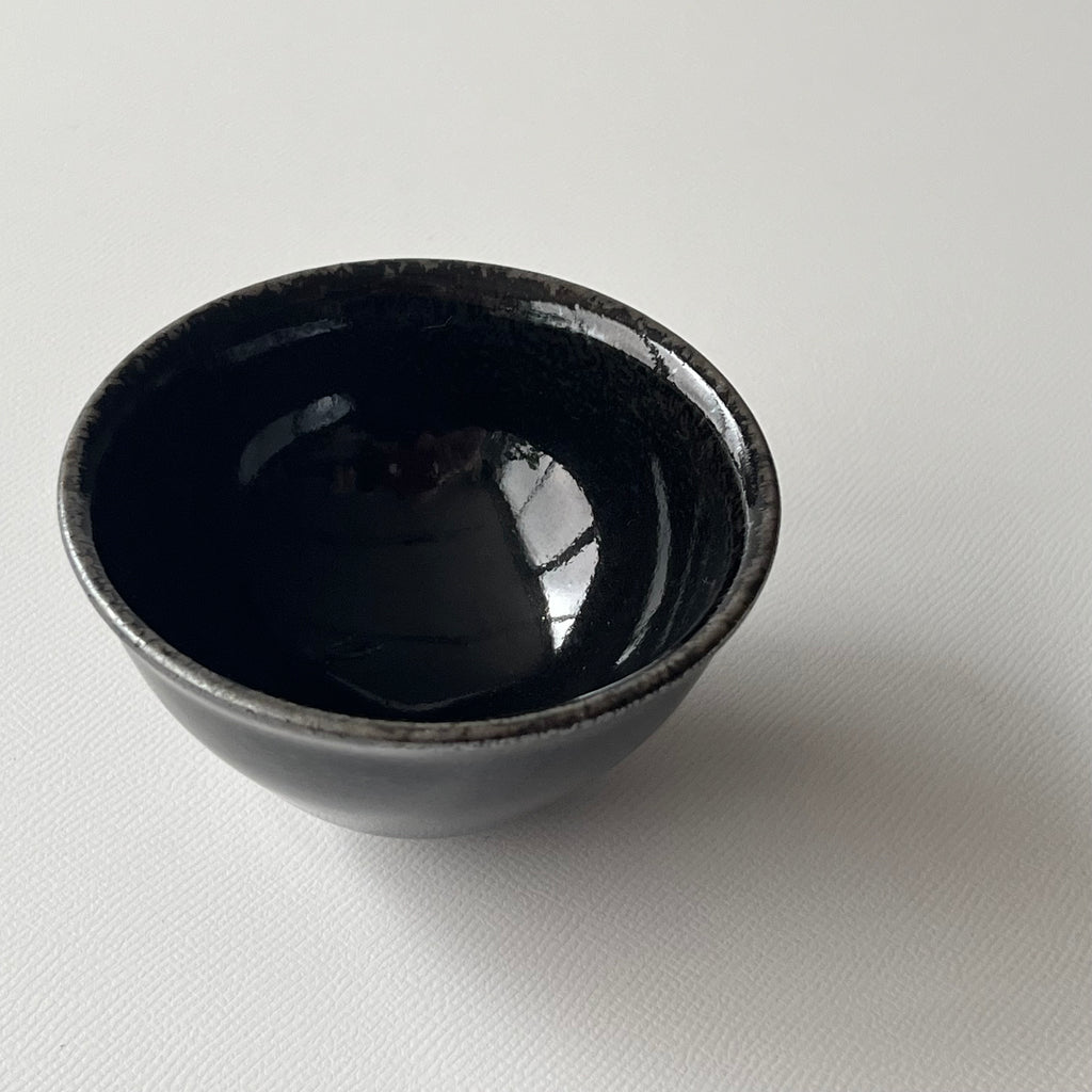 黒釉ぐい呑