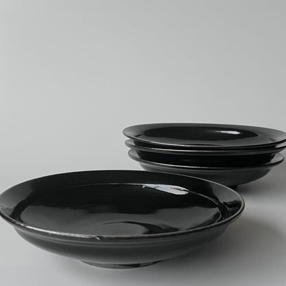 黒釉皿　７寸