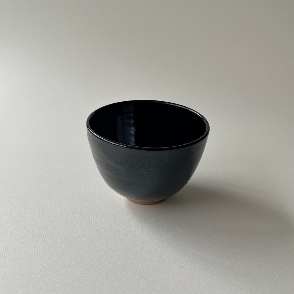 黒絵茶碗　五福蝙蝠