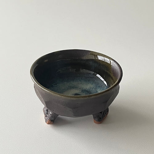 三つ足酒杯