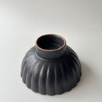 黒釉菊鉢