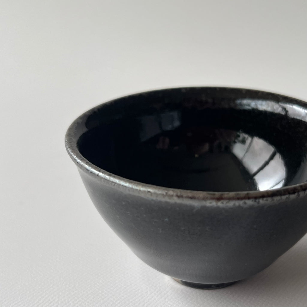 黒釉ぐい呑