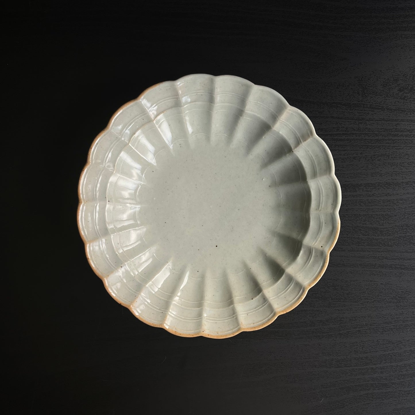 白磁輪花リム鉢（大）