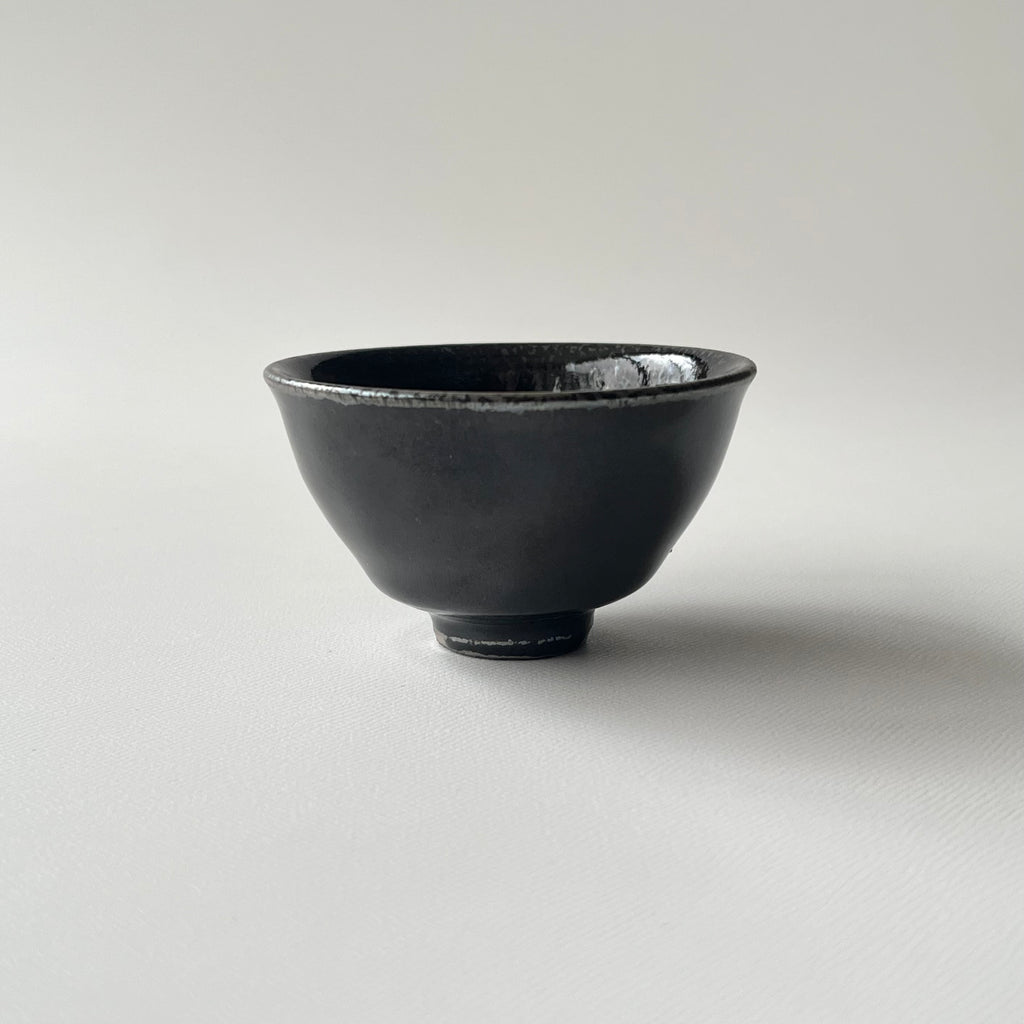 黒釉ぐい呑