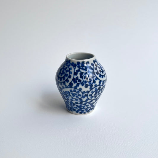 絵変わりミニ花入れ（タコ唐草紋）