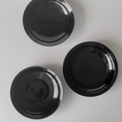 黒釉皿　７寸