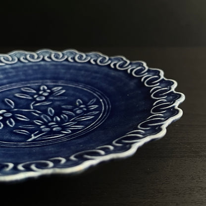 瑠璃釉ビワ文輪花皿