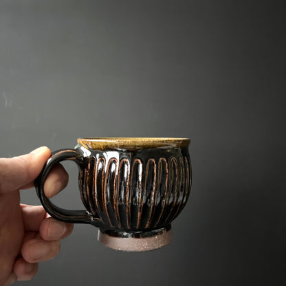 黒釉シノギマグカップ