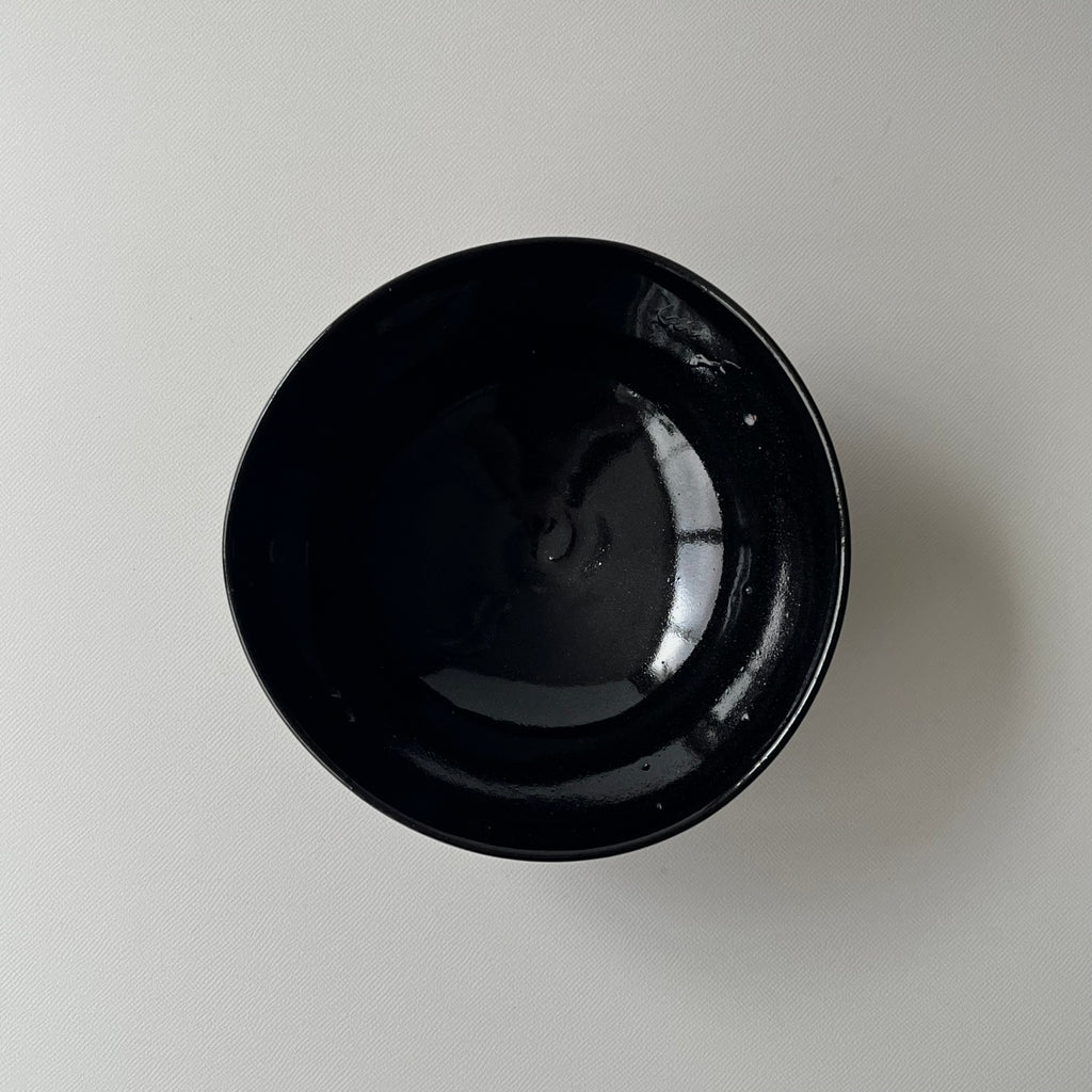 黒絵鉢　五福蝙蝠
