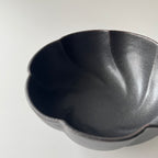 黒釉捻り菊鉢　中