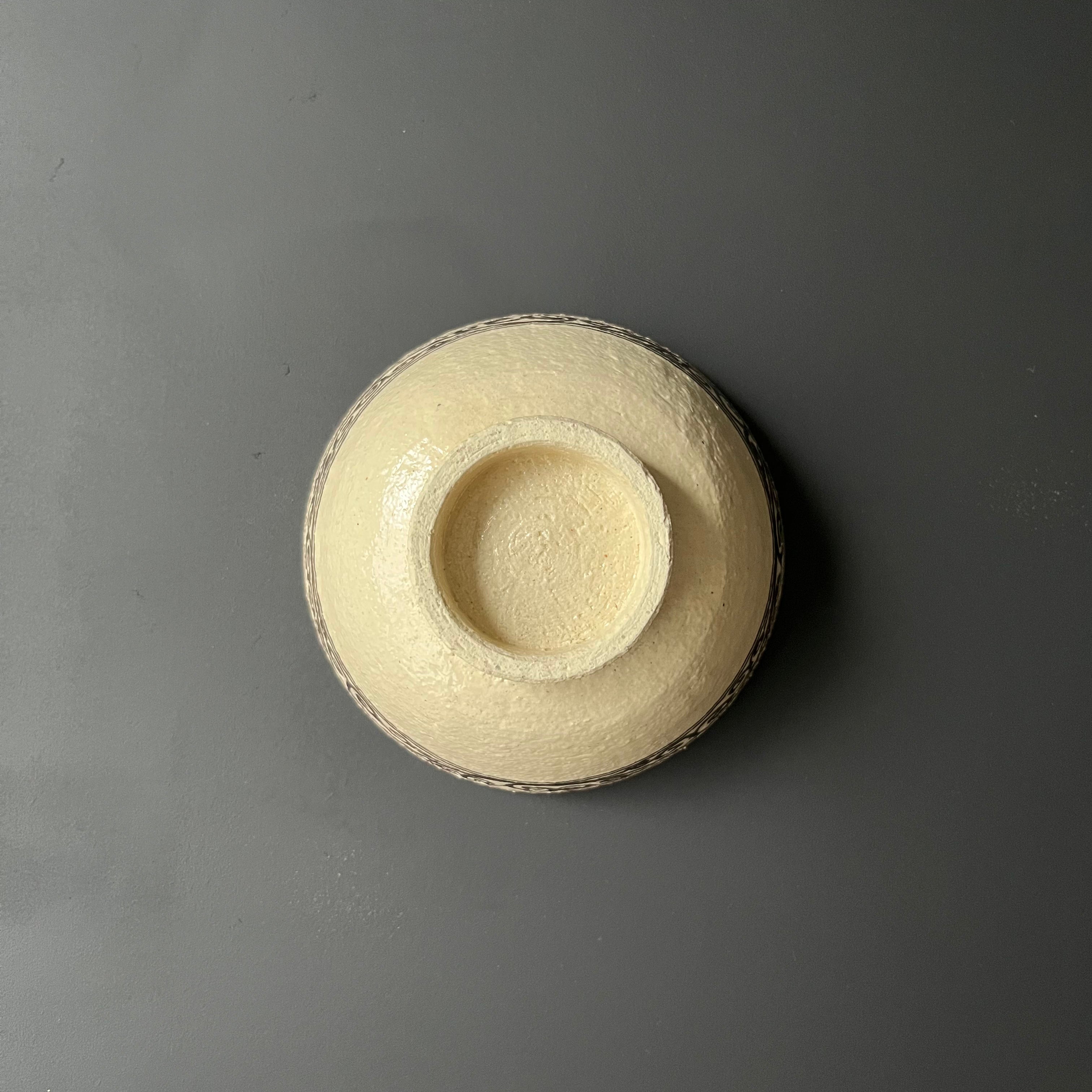 鉄絵唐草文飯碗 - dandeliOn