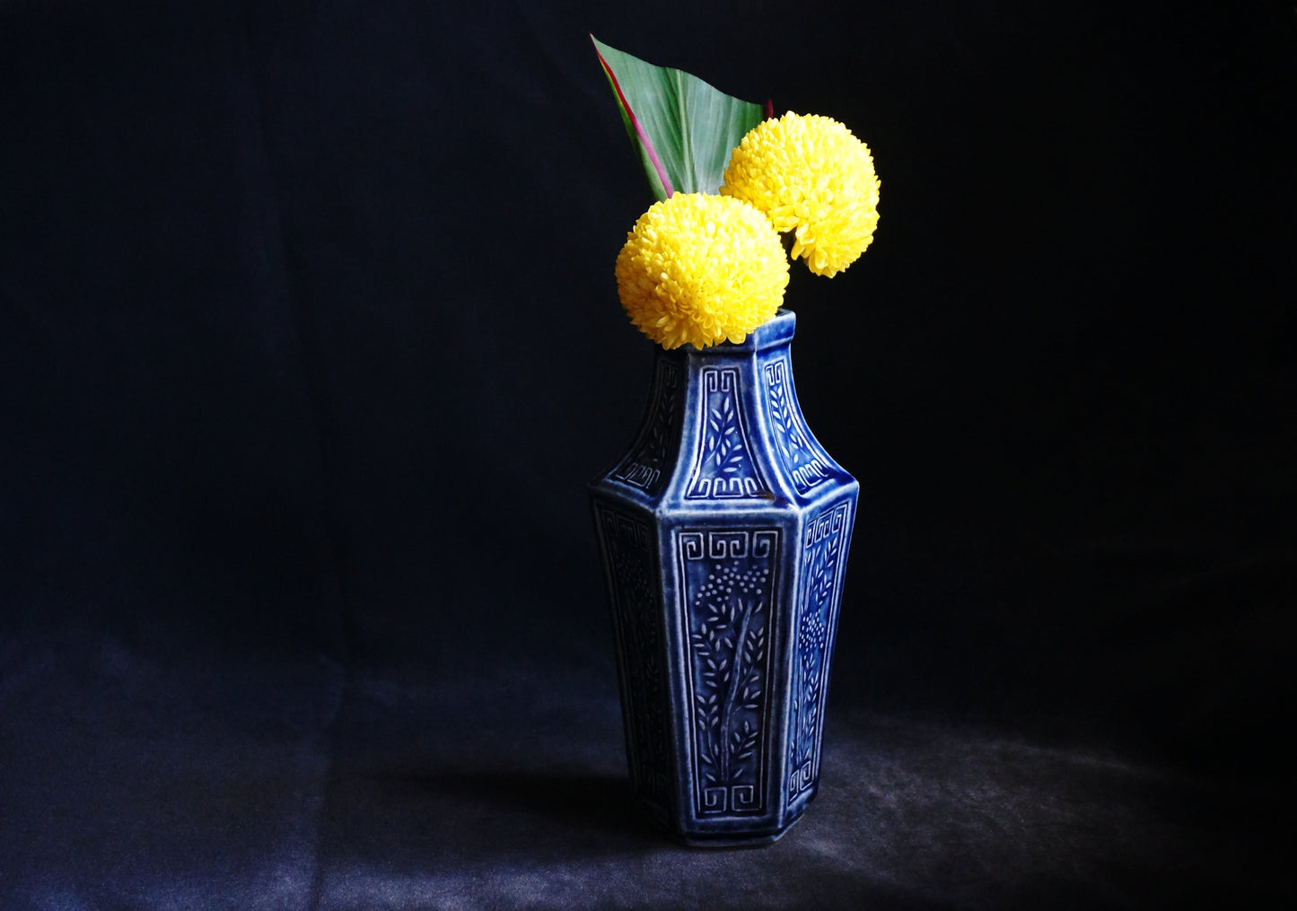 瑠璃釉六角花瓶