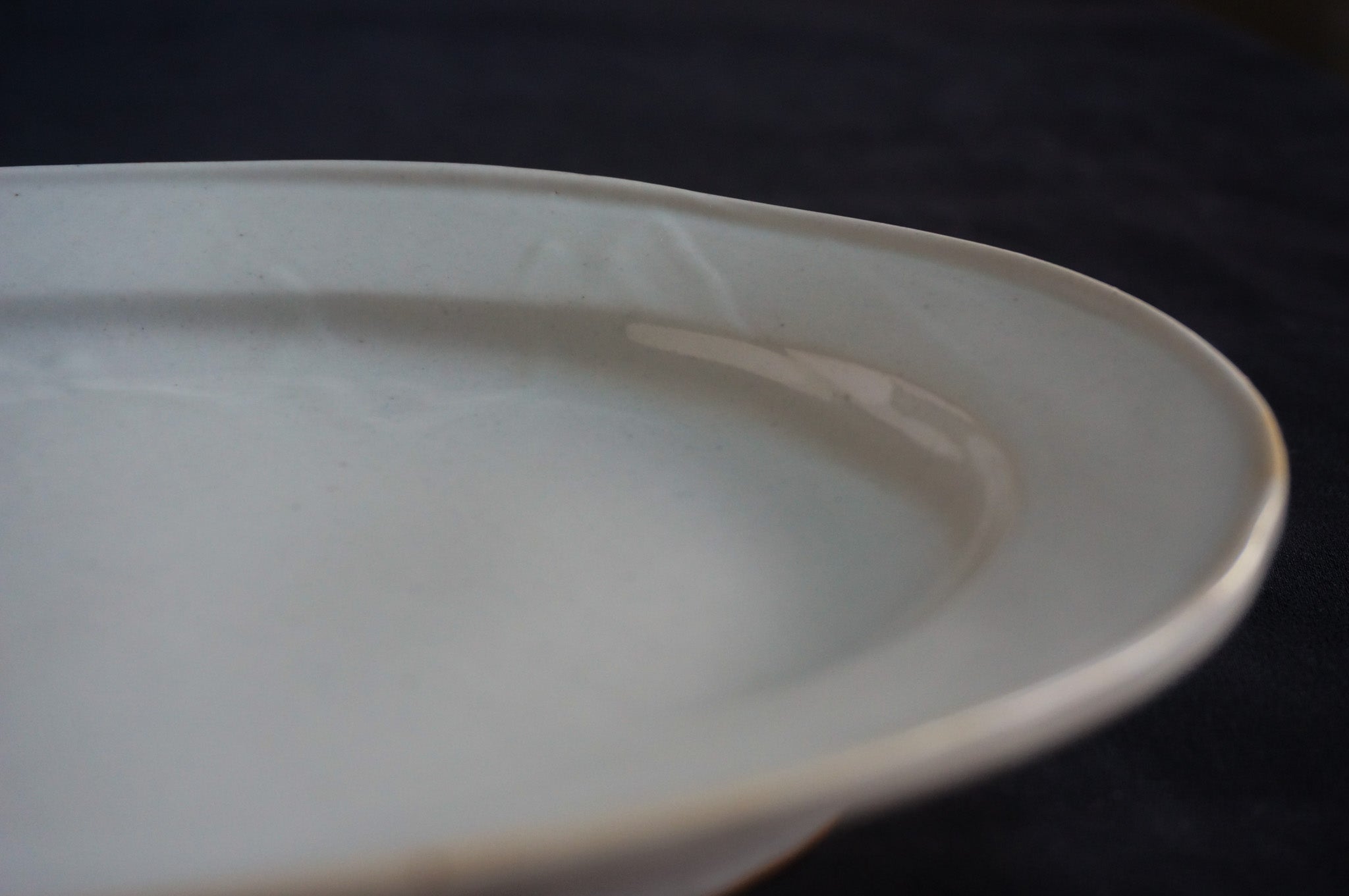 白釉楕円皿