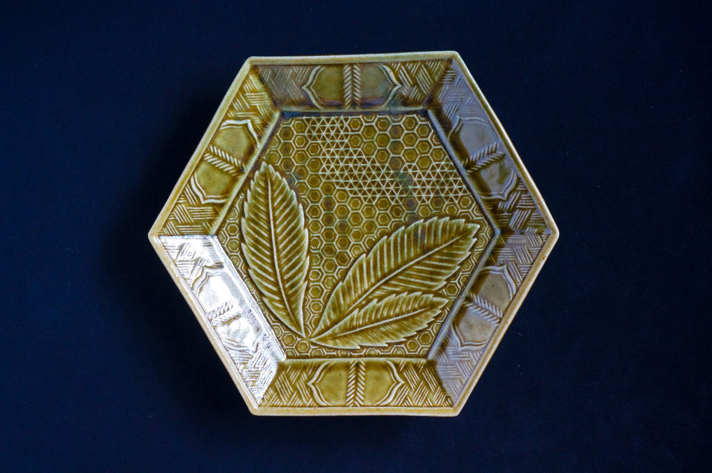 緑釉六角皿（POS）