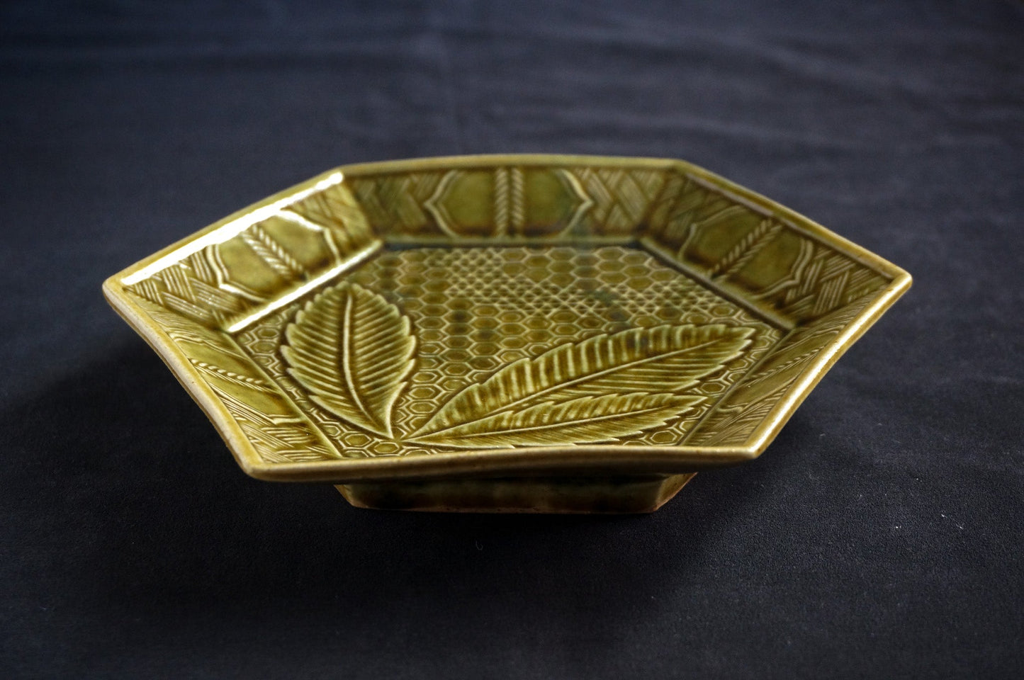 緑釉六角皿（POS）