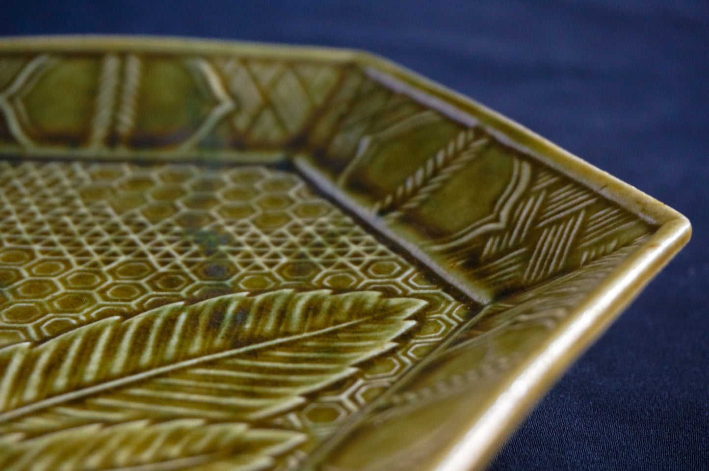 緑釉六角皿（POS）