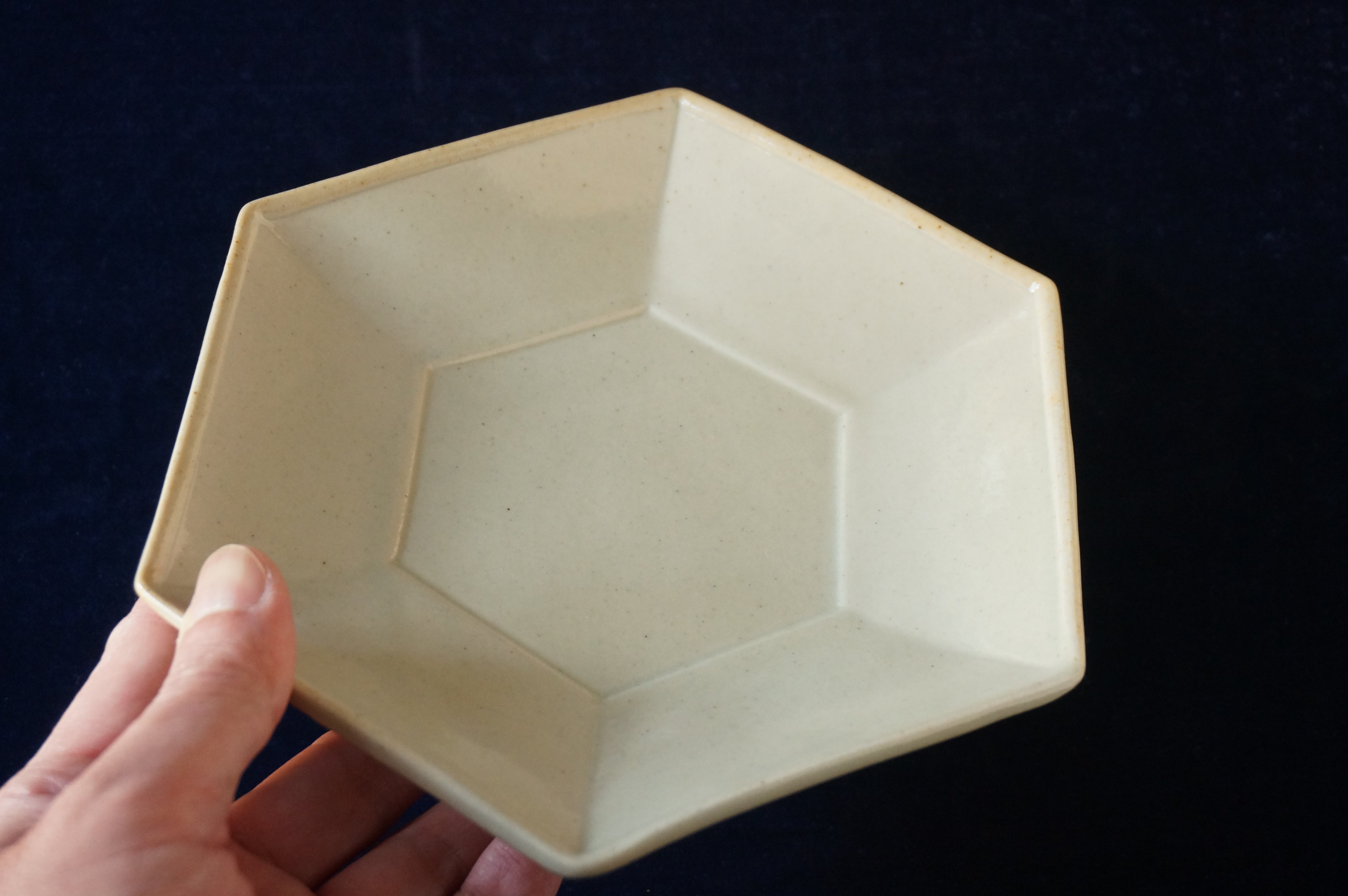 白磁六角鉢